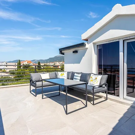 아파트 Luxury Marino Near *