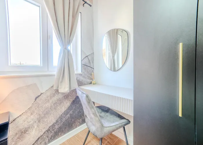 Luxury Marino Near 아파트