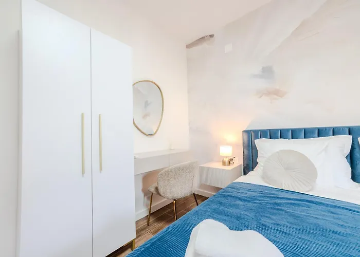 Luxury Marino Near 아파트