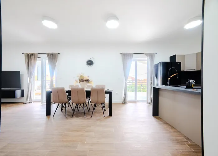 Luxury Marino Near *