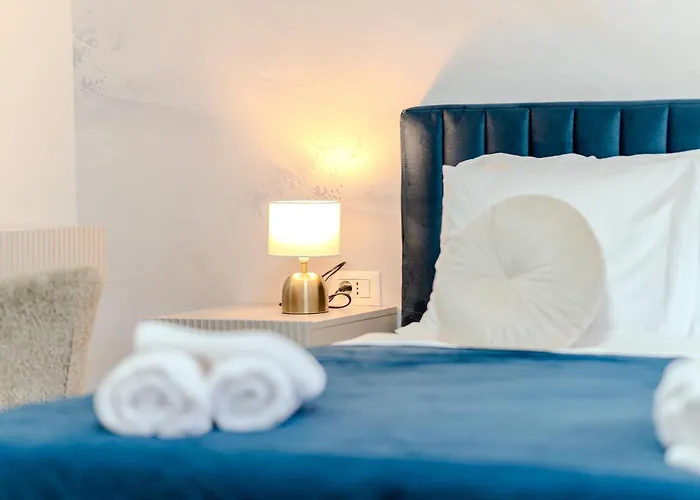 Luxury Marino Near 아파트