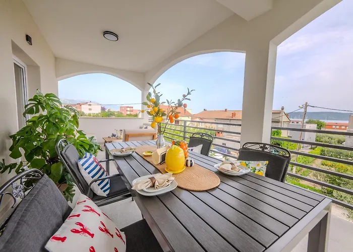 Luxury Marino Near 아파트