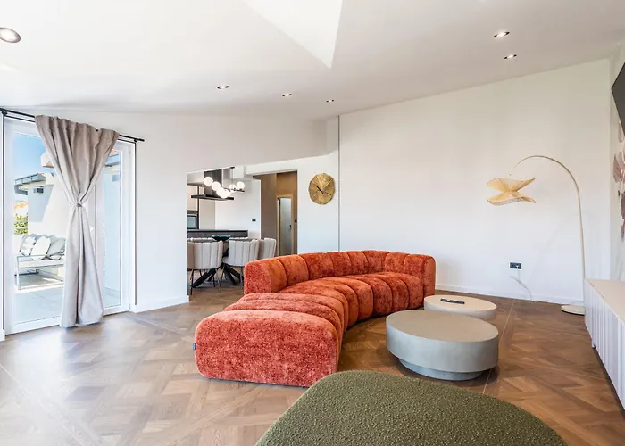 Luxury Marino Near 아파트 *