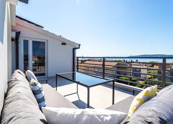 Luxury Marino Near 아파트 *