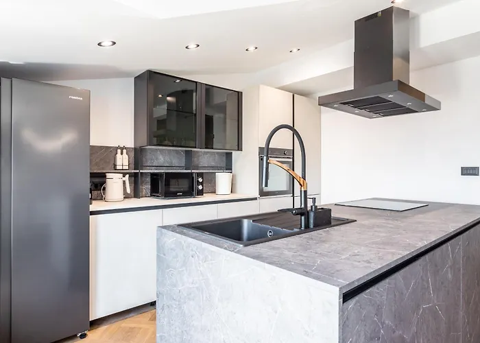 아파트 Luxury Marino Near