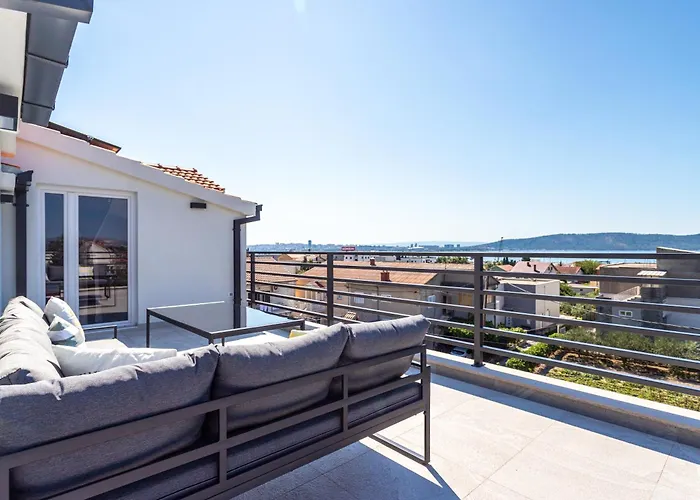 Luxury Marino Near *