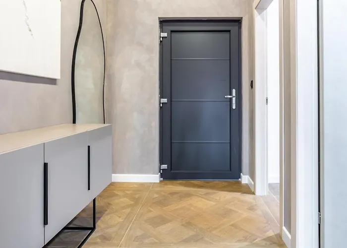 Luxury Marino Near 아파트