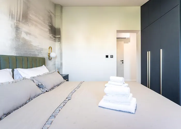 Luxury Marino Near 아파트 *